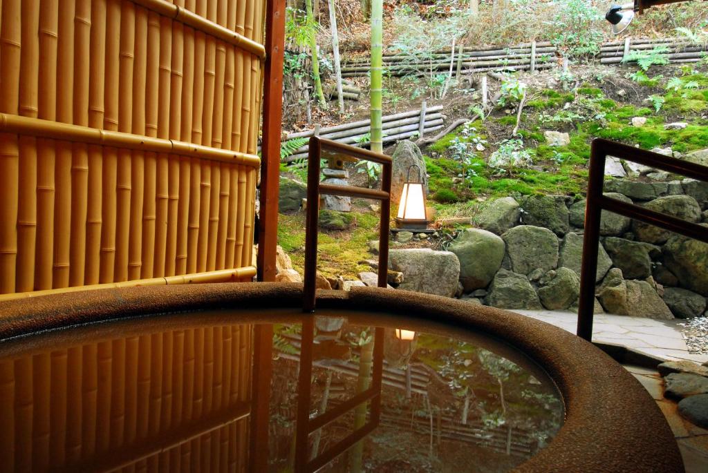 Hot spring bath