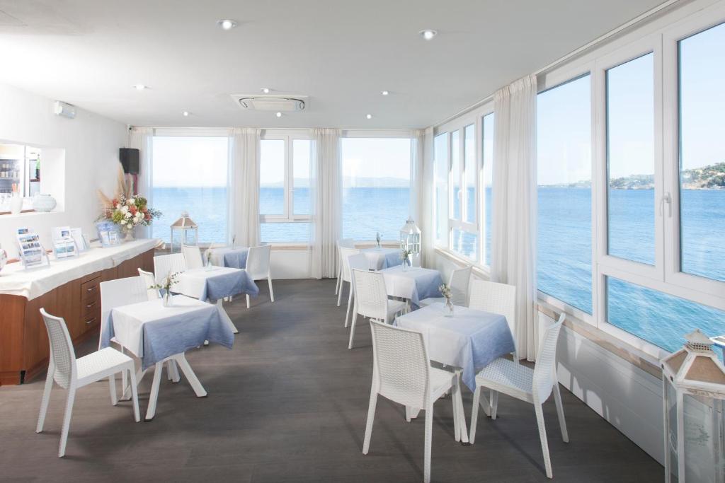 Hotel La Caletta photo