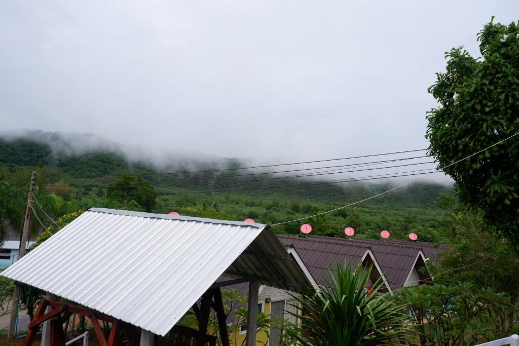 Baan Rai Pray Rung Kaeng Krachan photo