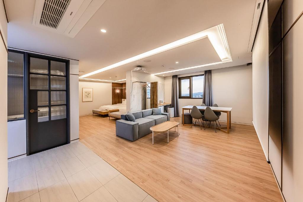 Brown-Dot Hotel Ulsan Sincheon