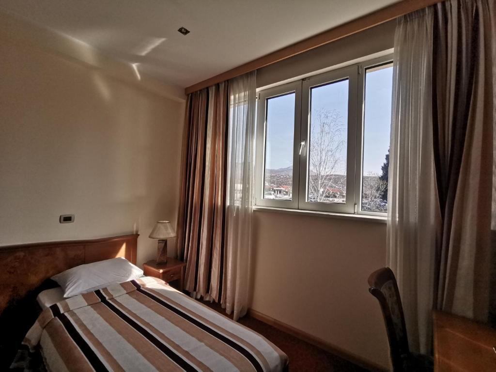 Hotel BaMBiS photo
