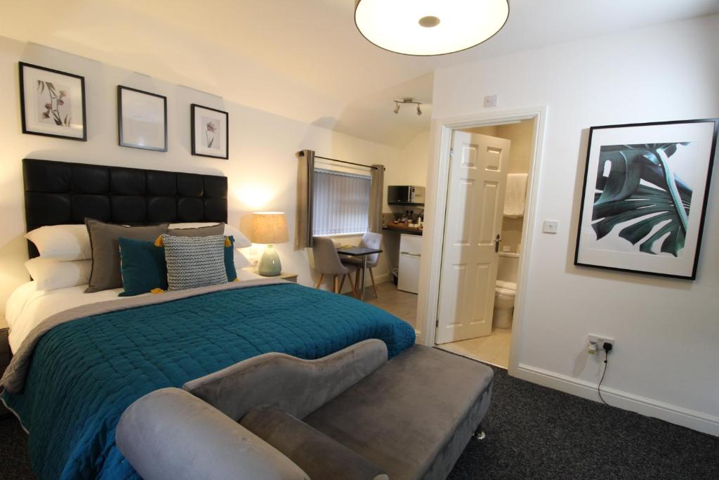 Holcombe House — Hotel in Wolverhampton