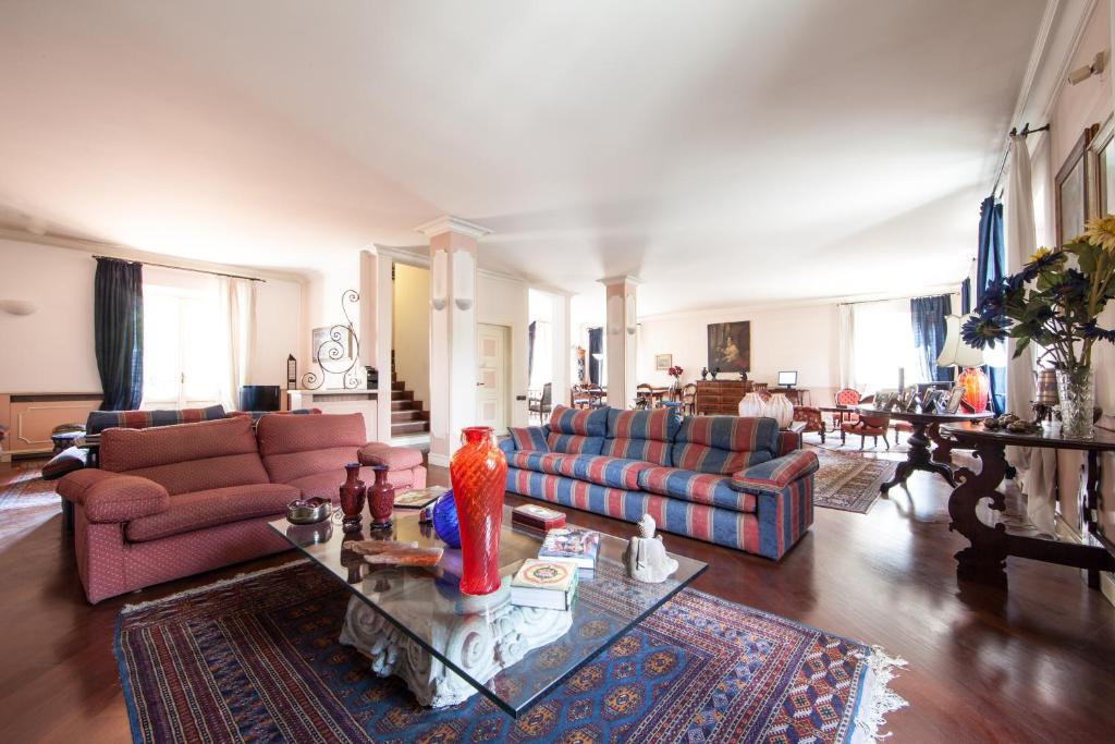 La Gare — Hotel in Magenta