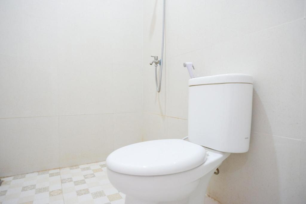 RedDoorz Plus Syariah near Stasiun Tegal 2 photo