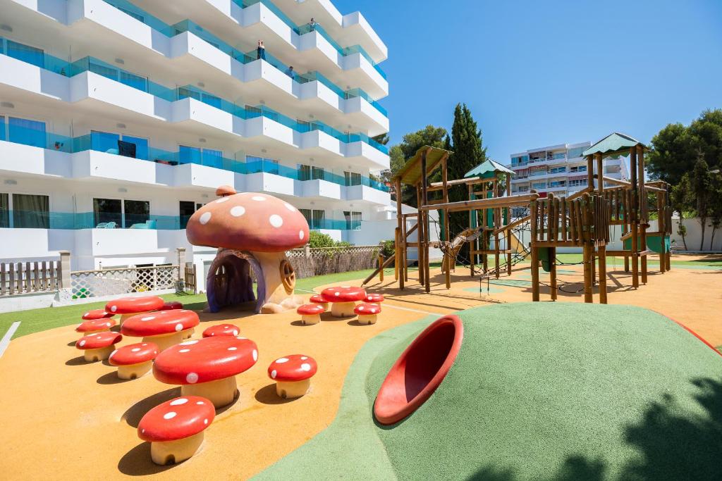 Globales Costa de la Calma — Dla dzieci in Santa Ponca, Baleary