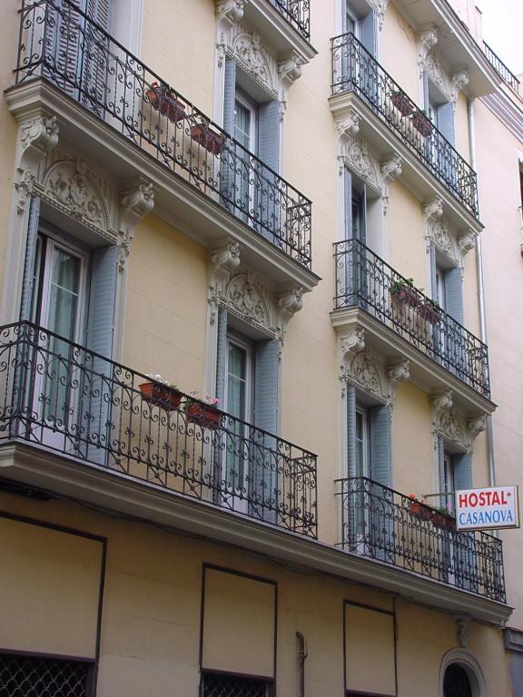 Hostal Casanova - 3