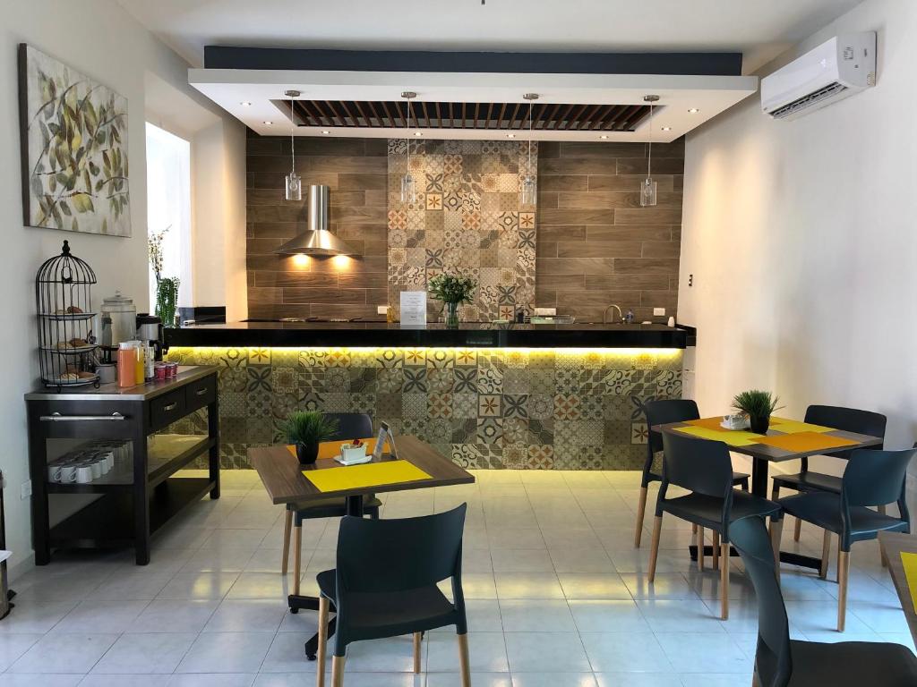 Restaurant, Hotel Casa Palomino in Merida