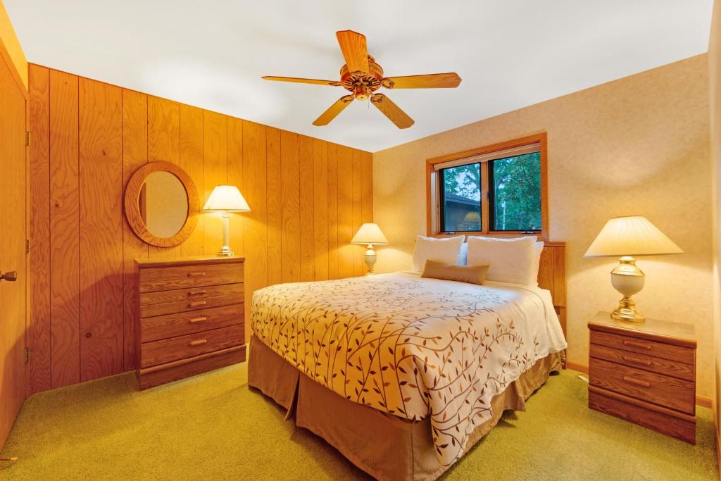 Chanticleer Inn: Villa 2 Main image 2