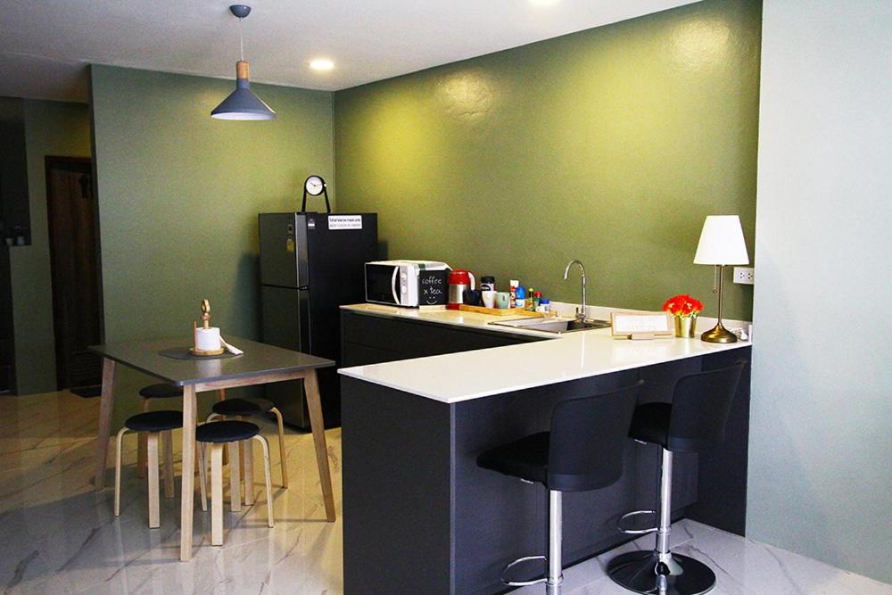 398旅舍 (398 HOSTEL)
