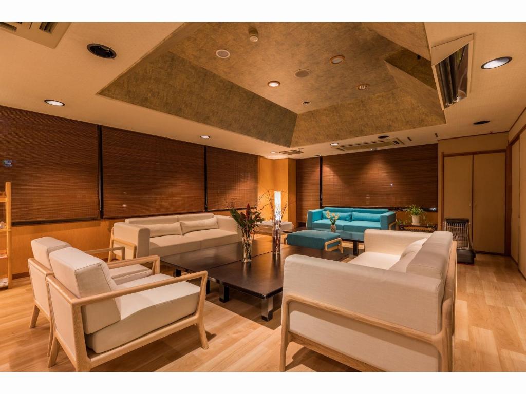 Shared lounge/TV area