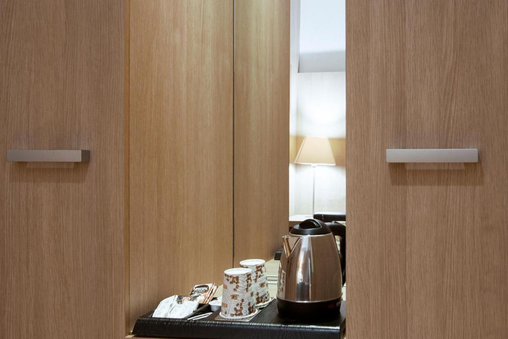 Hotel Lleó — Hotel rooms in Barcelona, Catalonia