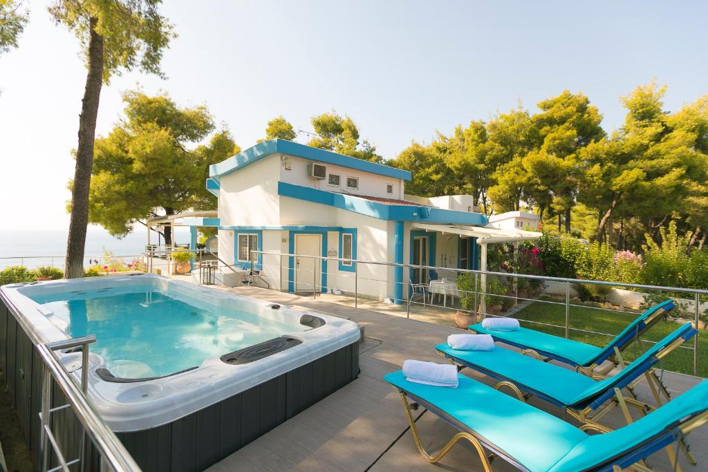 Sani Beach Gallery Villa, your next family vacation! — Hotel in Chalkidiki