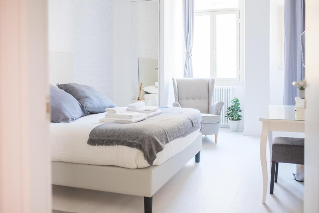 White Fanti Apartment — Hotel in Rome