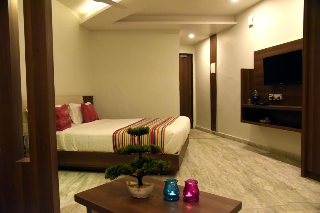 HOTEL RAJPATHINN photo