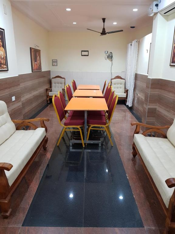 Hotel Saradhy photo