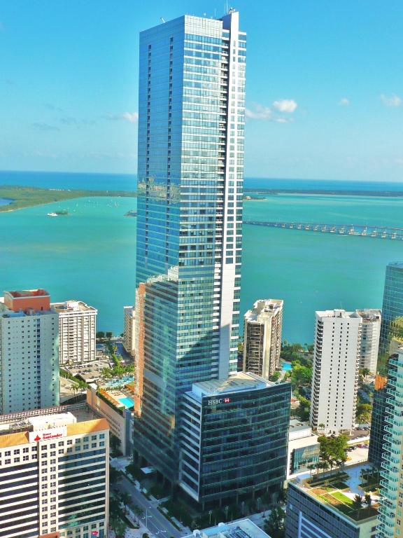 Exterior view, Four Seasons Hotel Miami in Miami (FL)