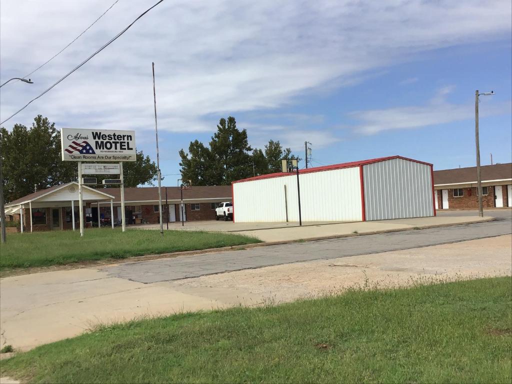 Western motel photo