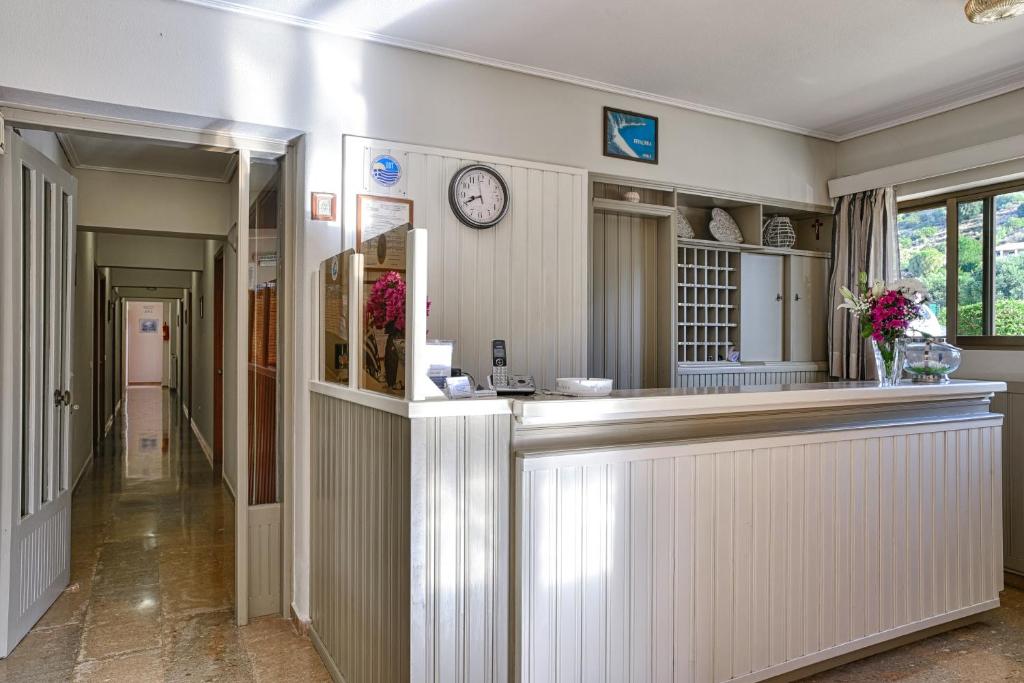 Ionis Hotel photo