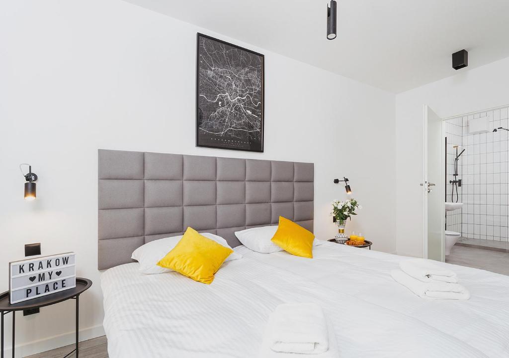 Aaron Aparthotel photo