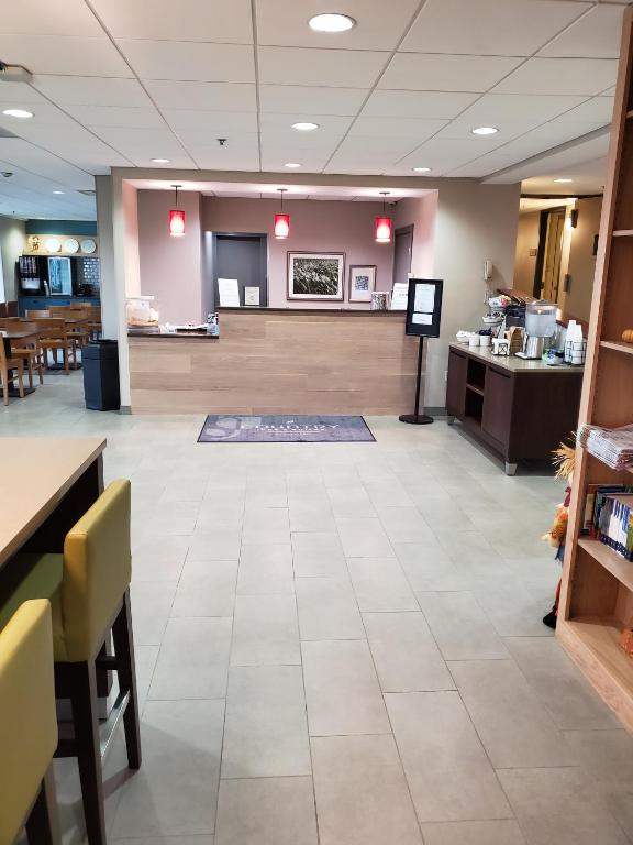 Country Inn & Suites by Radisson, Fredericksburg South (I-95), VA photo