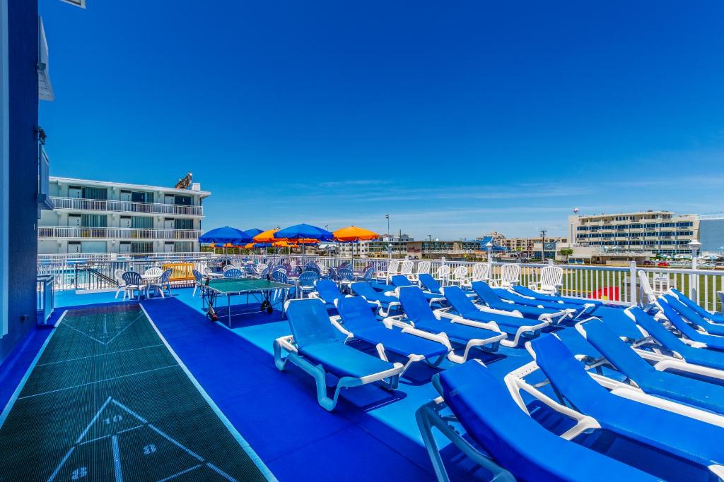 Crusader Oceanfront Resort photo