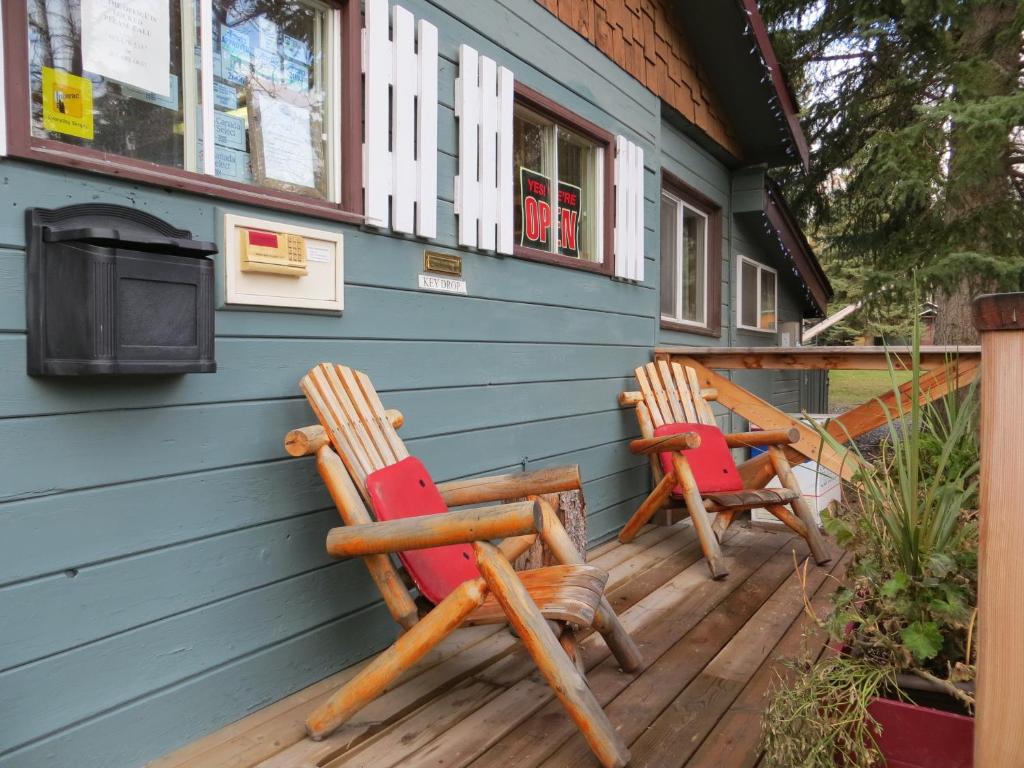 Rundle Chalets photo