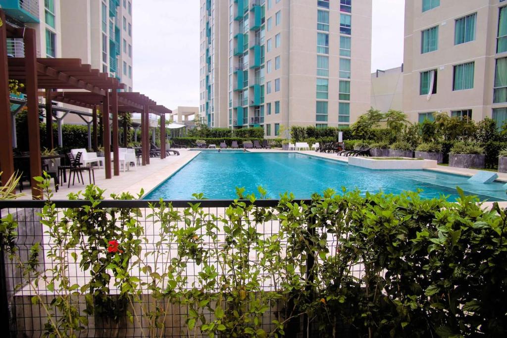 Lujoso condominio con lavadora y secadora, S. Jose photo