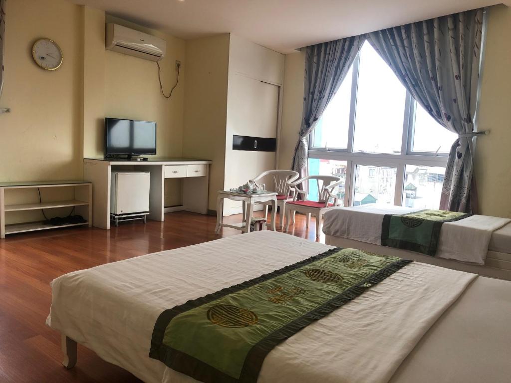 Deluxe Double Room with Balcony, Khach san Phuc Thanh in Hanoi