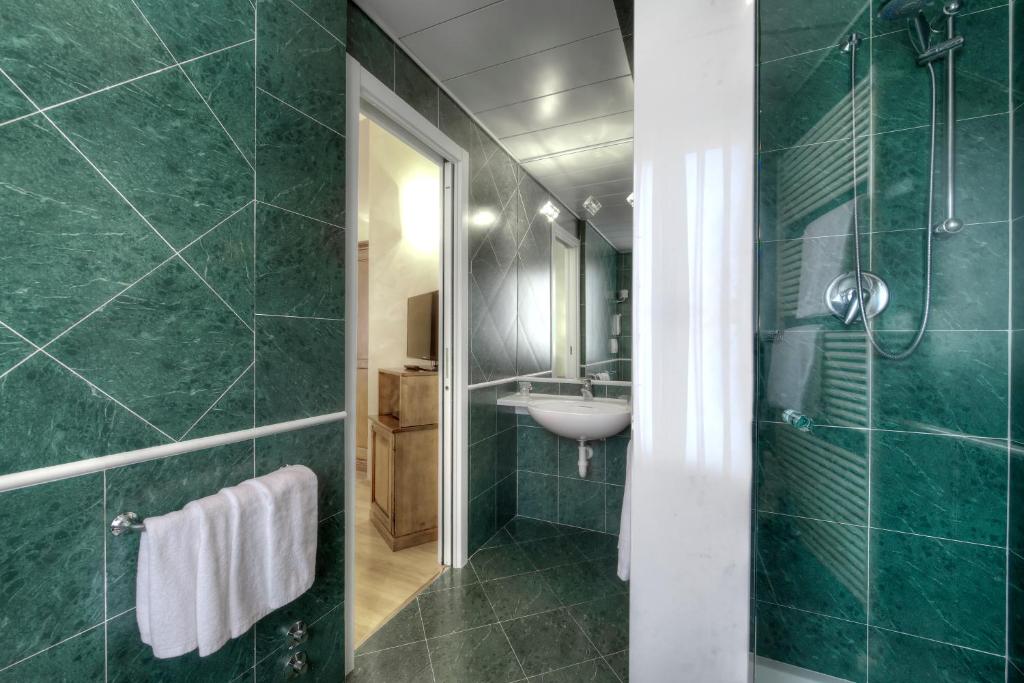 Central Park Hotel photo