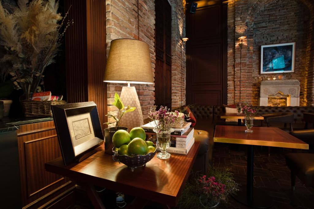 อาหารและเครื่องดื่ม