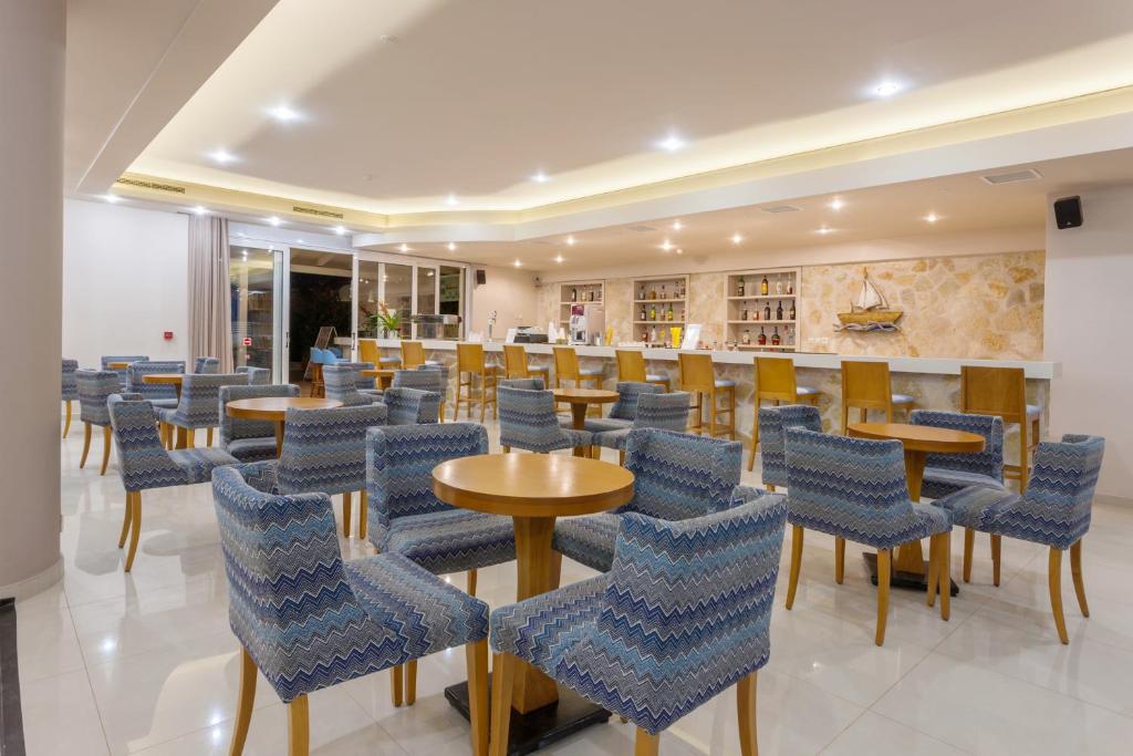 Alykanas Village Resort — Restaurant & bars in Alikanas, Ionian Islands