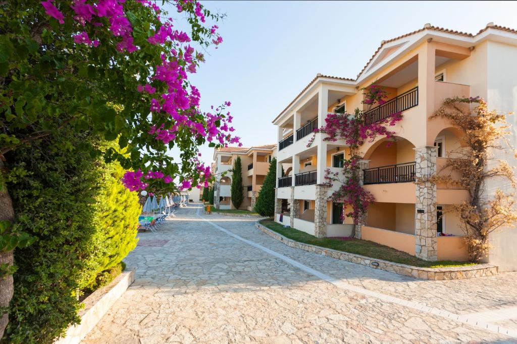 Alykanas Village Resort — Hotel building in Alikanas, Ionian Islands