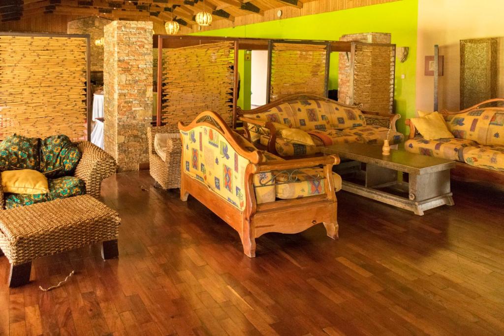 フロント・ロビー