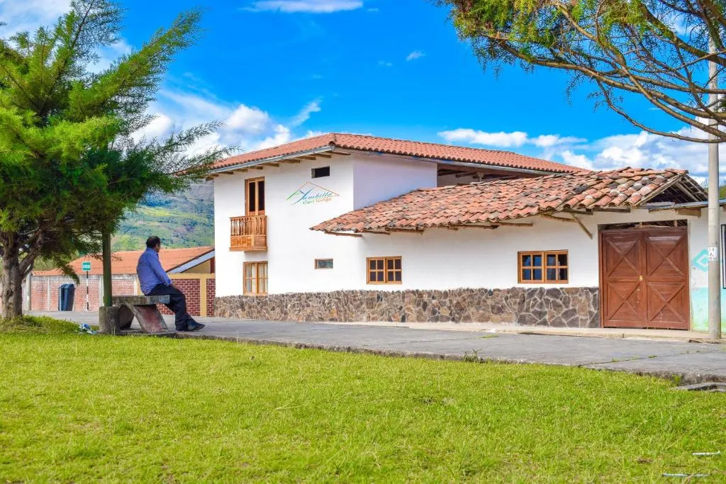 YUMBILLA ECO LODGE, hotel in Cuispes