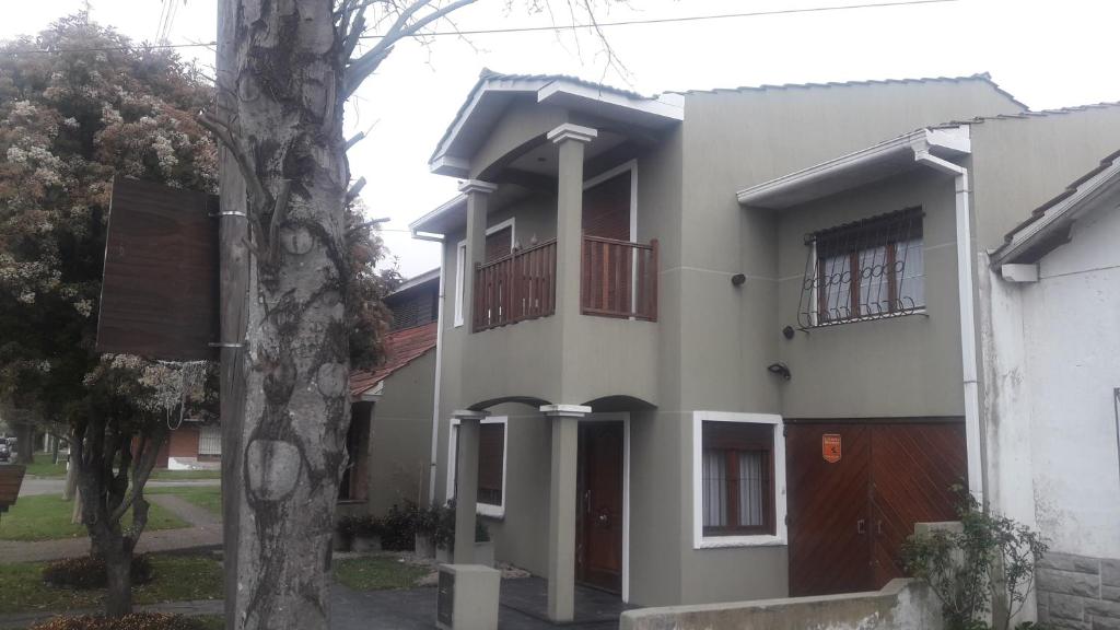 Casa de verano con Pileta, Quincho y Garage Parque Luro MDP - 1