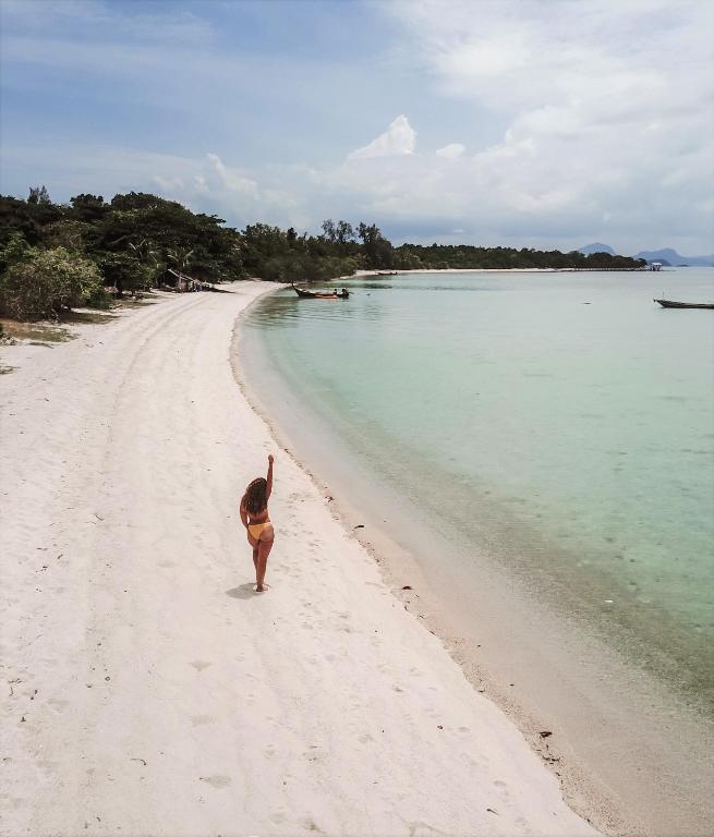 Villa Veasna by Sukkho Samui Estates photo
