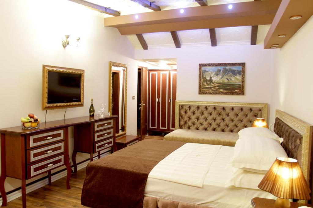 Hotel Villa Fernando Tirana photo
