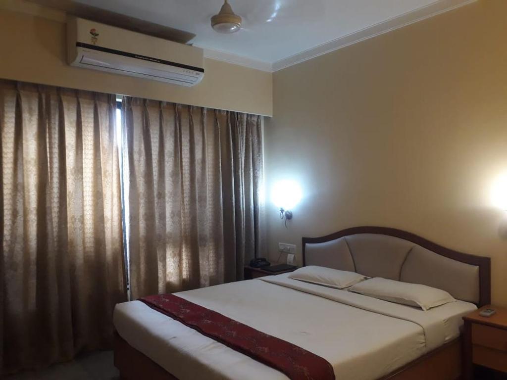 Hotel The Samrat photo