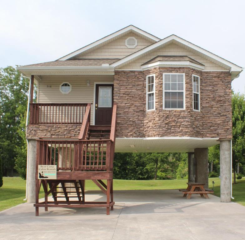 Rest Assured, WIFI, 685 FREE tickets each paid day!!!, Pigeon Forge