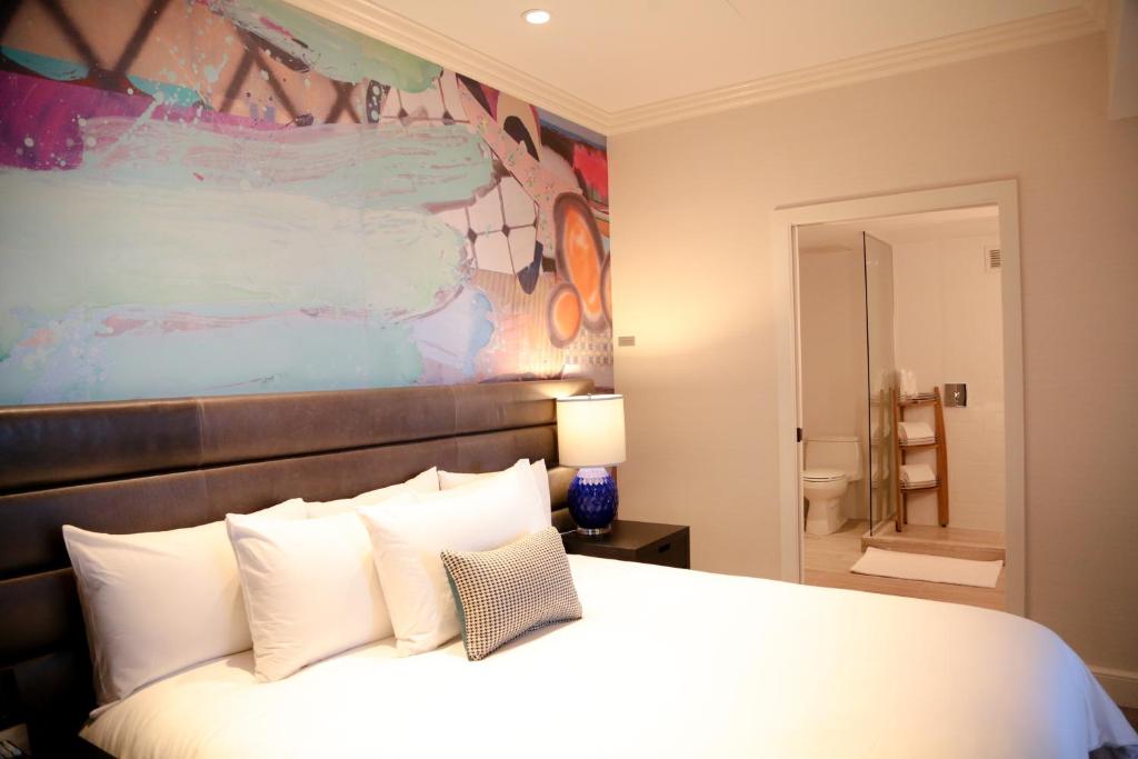 Hotel Commonwealth photo