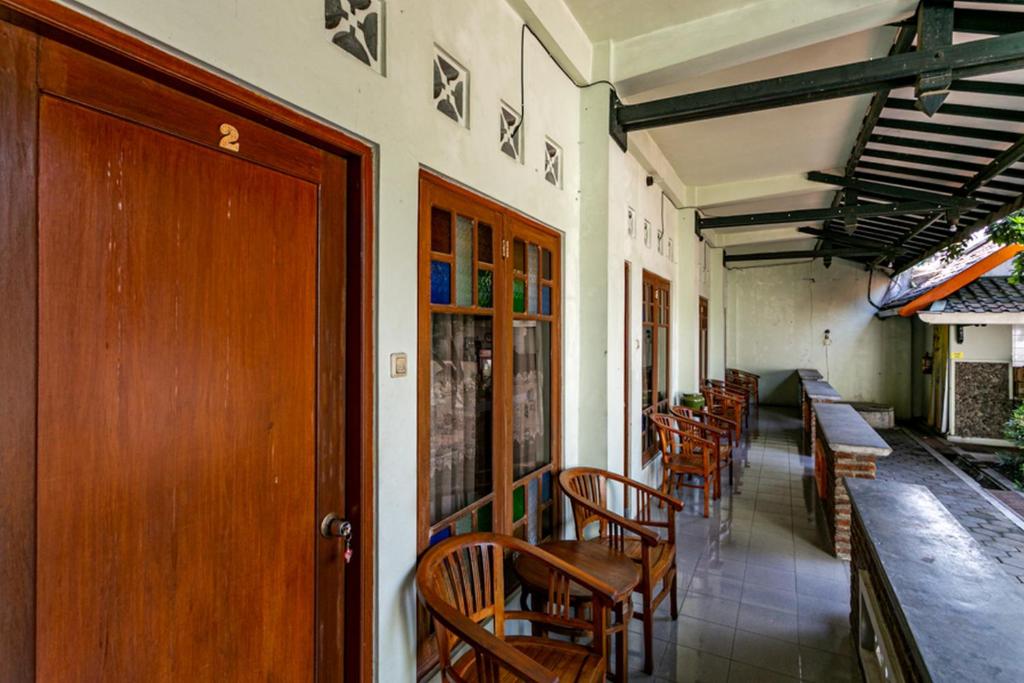 RedDoorz Plus near Taman Sari 2