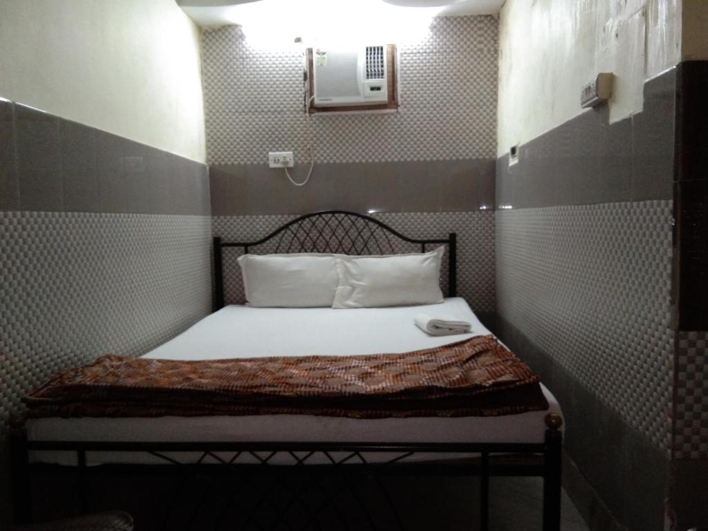 THE BANQUET — Hotel in Kolkata