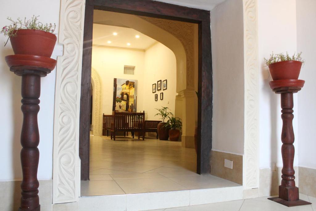 Smiles Stone Town Hotel photo