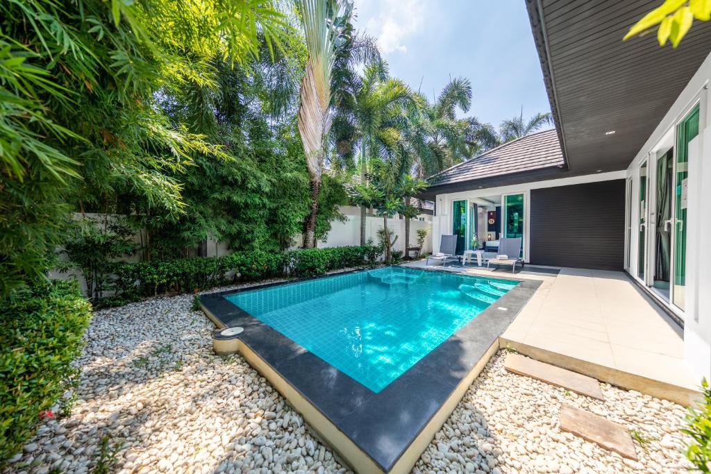 Colibri Pool Villa Pattaya photo