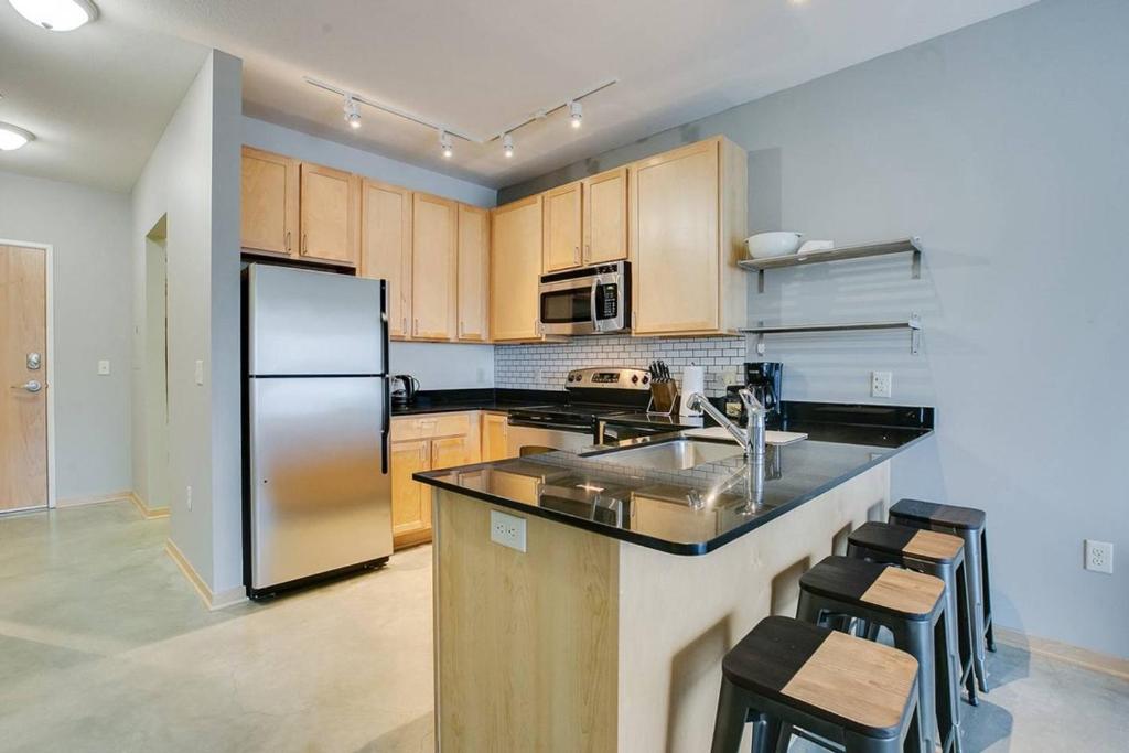 Popular attractions Area Nearby Property