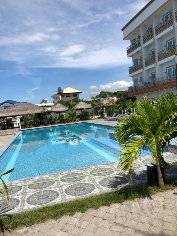 EM ロワイヤル ホテル&ビーチ リゾート (EM Royalle Hotel & Beach Resort)