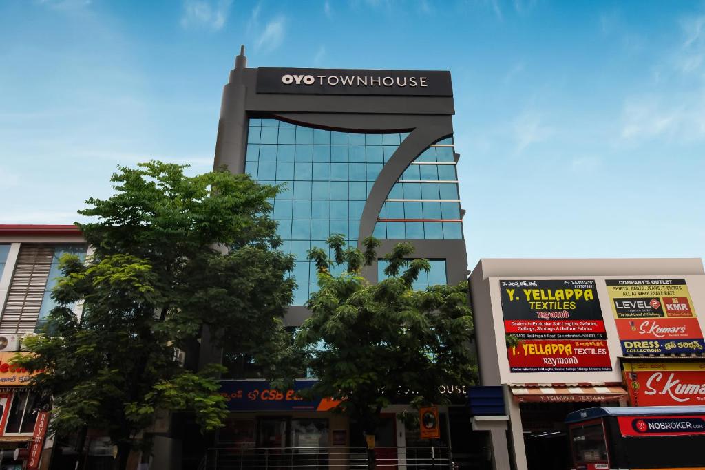 OYO Townhouse 232 RP Road