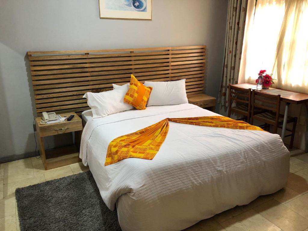 Central Hotel( Osu) photo