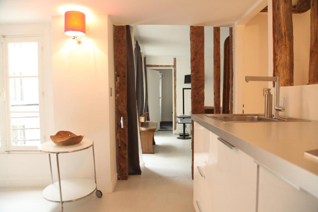 Bail mobilite appartement Louvre Palais Royal — Hotel in Paris