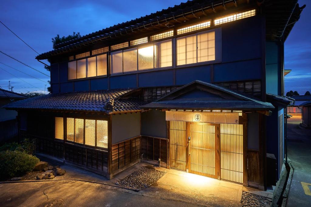 Bed and Craft KIN-NAKA — Hotel in Takaoka